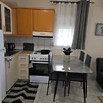 Apartament Magafinis *